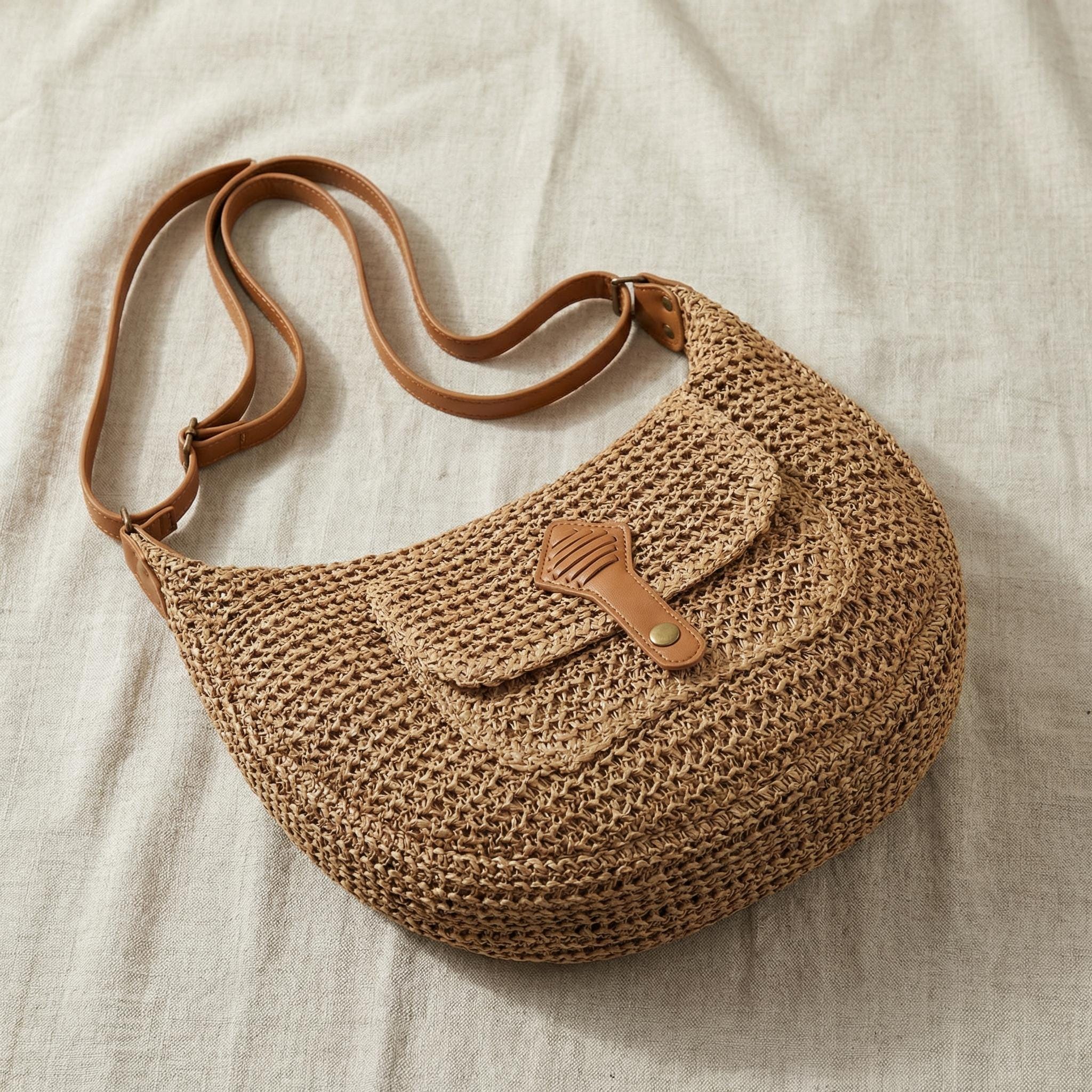 Woven Straw Shoulder Bag with Zipper Pocket, Brown Knit Finish